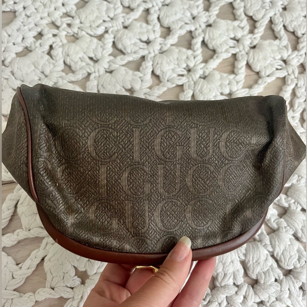 Vintage Gucci Clutch with rare monogram and kiss lock - Picture 17 of 17